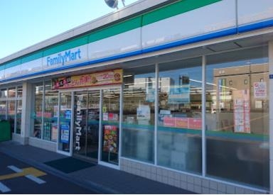 グランドパレス彩都あさぎ(ファミリーマート彩都西駅前店)