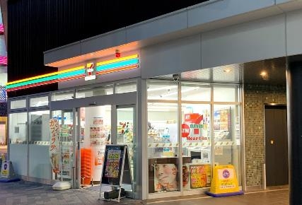 ローレルスクエア高槻ウエストタワーA棟(セブンイレブンハートインビエラ高槻店)