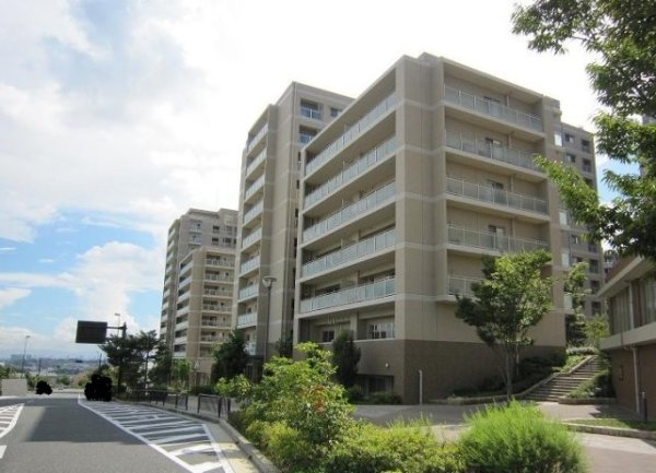 ジオ彩都みなみ坂四番館