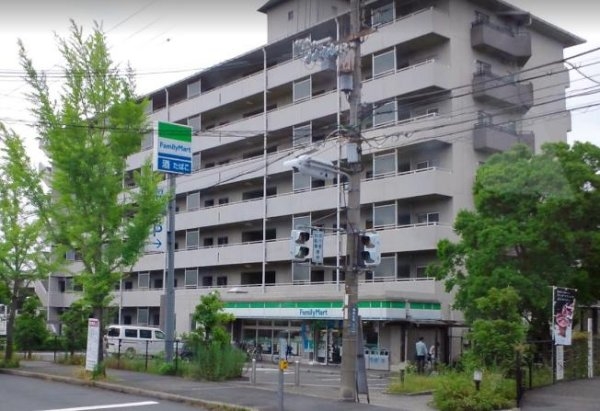 シャンボール茨木(ファミリーマート吹田青葉丘店)