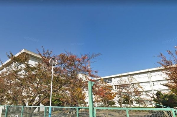 摂津市鳥飼新町２丁目の土地(第五中学校)