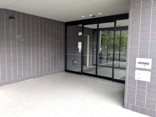 ■新規専任物件■ジオグランデ茨木東中条さくら通りサウス(エントランス)