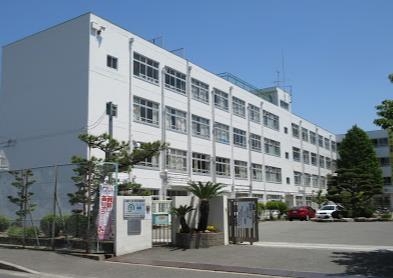 高槻市辻子３丁目の中古一戸建て(高槻市立第十中学校)
