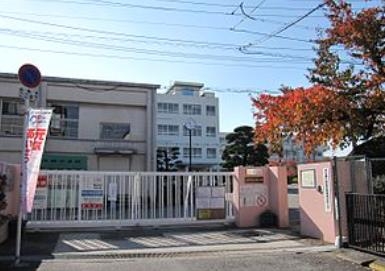 高槻市赤大路町の中古一戸建て(高槻市立赤大路小学校)