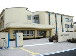 ジオ彩都みなみ坂弐番館(茨木市立彩都西中学校)