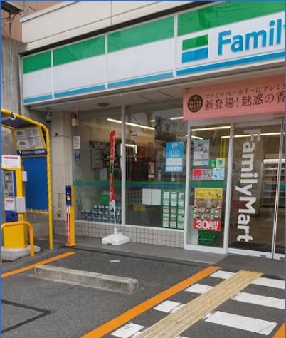 さんくれーる茨木C棟(ファミリーマート茨木南春日丘店)