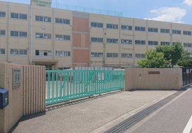 高槻市深沢本町の土地(高槻市立冠中学校)