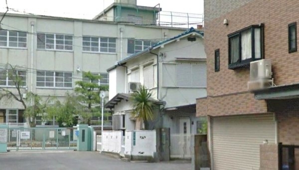 高槻市藤の里町の中古一戸建て(高槻市立大冠小学校)