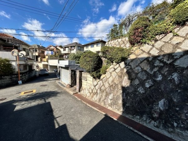 茨木市北春日丘２丁目の土地