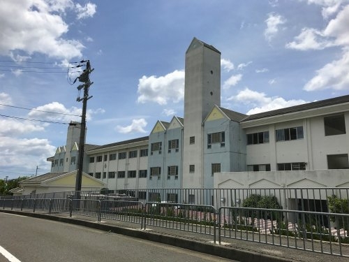 高槻・阿武山九番街東４号棟(高槻市立阿武山小学校)