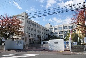 高槻市郡家本町の土地(高槻市立郡家小学校)