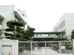 茨木市郡山１丁目の中古一戸建て(茨木市立郡小学校)