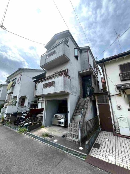 高槻市淀の原町の中古一戸建て