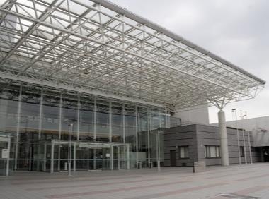 高槻市唐崎中３丁目の中古一戸建て(高槻市立芝生図書館)