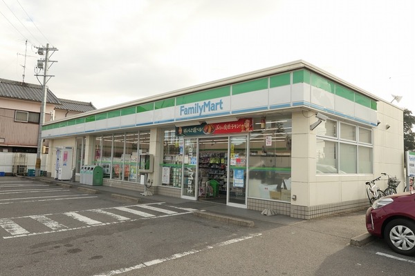 島田橋住宅２号棟(ファミリーマート天白島田店)