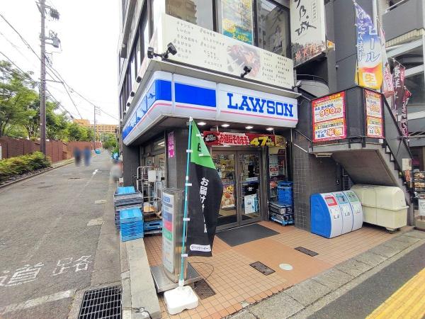 フレスト塩釜口 B1棟(ローソン名城大前店)