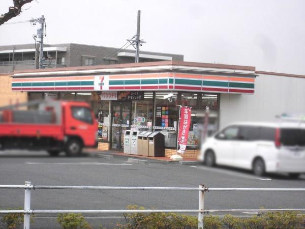 ライオンズヴィアーレ鹿山B棟(セブンイレブン名古屋鹿山2丁目店)