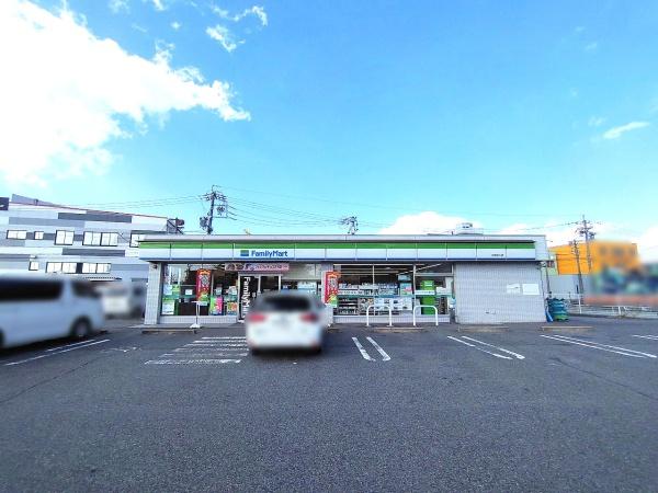 リーブルガーデン緑区大高町東千正坊 4号棟(ファミリーマート大高中川店)