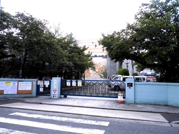 新築分譲住宅 瑞穂区荒崎町1期 1号棟(名古屋市立穂波小学校)