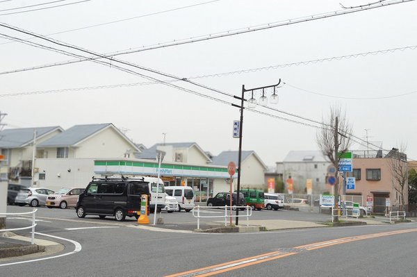 名古屋市緑区梅里1丁目の土地(ファミリーマート天白高坂店)