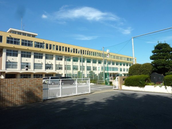 日進市藤枝町片平の中古一戸建て(日進市立日進東中学校)