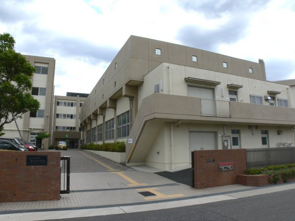 新築分譲住宅 緑区神の倉1期 2号棟(名古屋市立神の倉中学校)