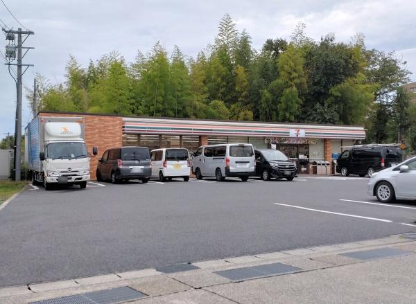 グリーンベル神丘公園(セブンイレブン名古屋西山本通3丁目店)
