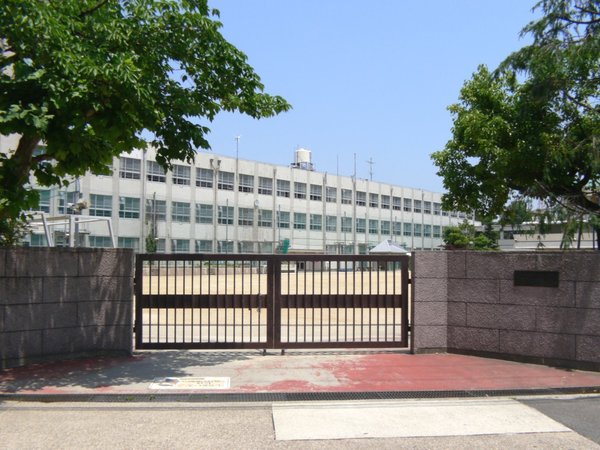 三旺マンション藤ヶ丘A(名古屋市立藤が丘小学校)
