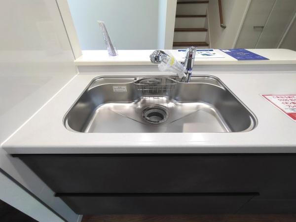 リーブルガーデン瑞穂区白砂町3丁目　2号棟