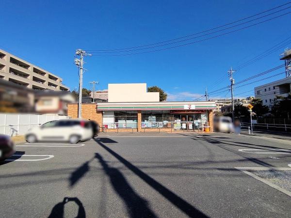 ローレルスクエア八事(セブンイレブン名古屋表山店)