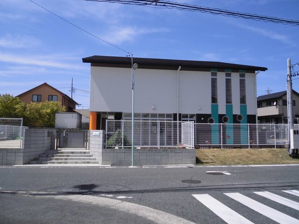 ミラスモ緑区鳴丘2822 2号棟(しんほそぐち保育園)