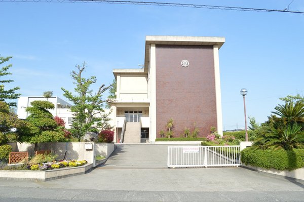 愛知郡東郷町清水4丁目の中古一戸建て(東郷町立春木中学校)