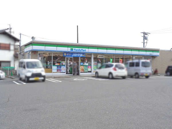 グローリアスヒルズ日進(ファミリーマート日進東山店)