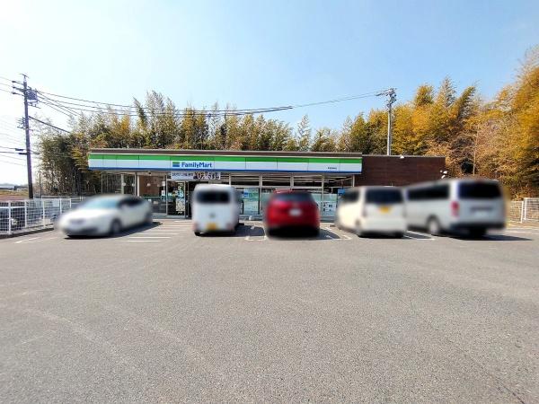 クレイドルガーデン東郷町北山台第13 1号棟(ファミリーマート東郷諸輪店)