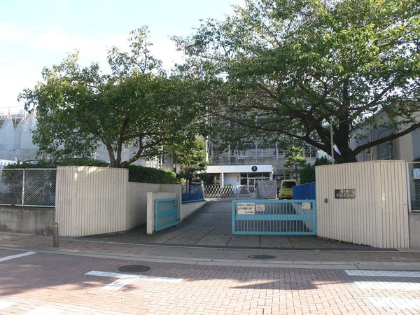 猪子石北住宅 1号棟(名古屋市立引山小学校)