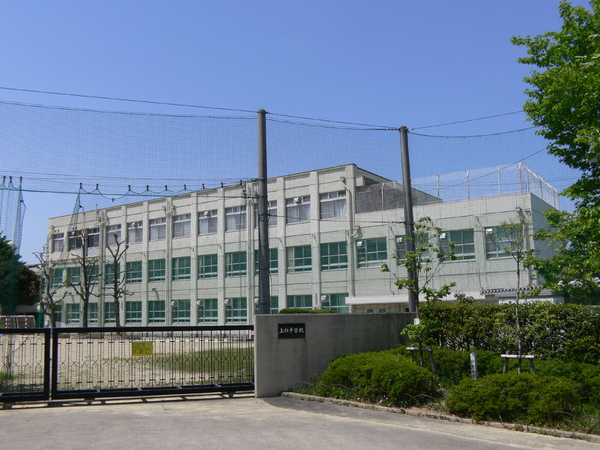 プラウド本郷(名古屋市立上社中学校)