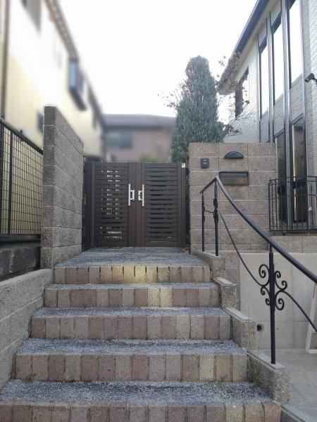 名古屋市天白区荒池2丁目の中古一戸建て(玄関)