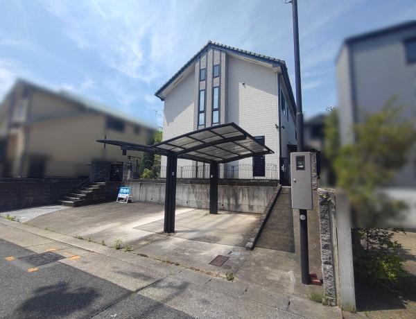 名古屋市天白区荒池2丁目の中古一戸建て(前面道路含む現地写真)