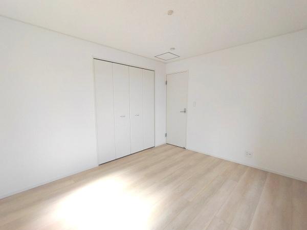 クレイドルガーデン東郷町白鳥第8　2号棟