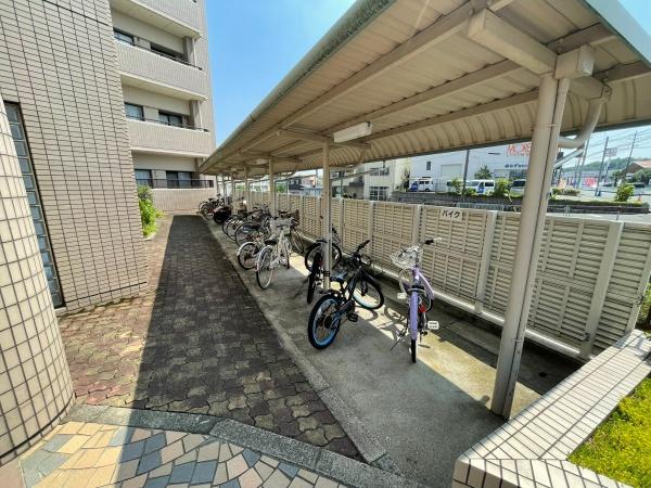 グローリアス徳重