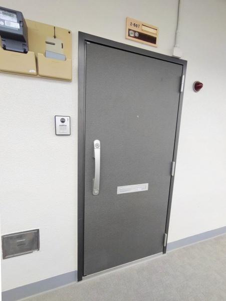 平針西住宅2号棟(玄関)