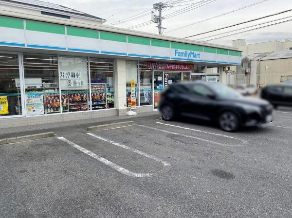 第二鳴海西住宅(ファミリーマート緑浦里店)