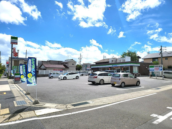 クレイドルガーデン名東区梅森坂第7 4号棟(ファミリーマート梅森坂三丁目店)
