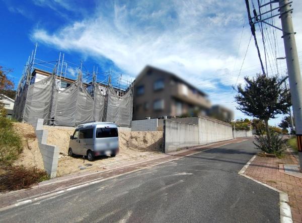 ミラスモ天白区梅が丘21105 2号棟(前面道路含む現地写真)