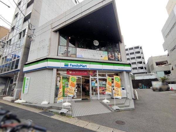 星ヶ丘アイリス北棟(ファミリーマート星が丘元町店)