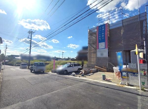 クレイドルガーデン東郷町春木台第10 1号棟(前面道路含む現地写真)