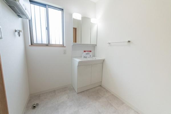 愛知郡東郷町大字春木字屋敷の中古一戸建て(洗面台・洗面所)