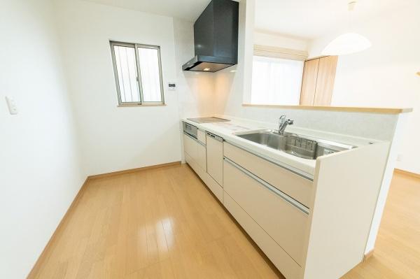 愛知郡東郷町大字春木字屋敷の中古一戸建て(キッチン)