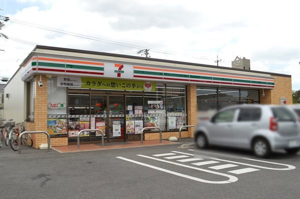 ハートフルタウン緑区神の倉7期　B号棟(セブンイレブン名古屋藤塚店)
