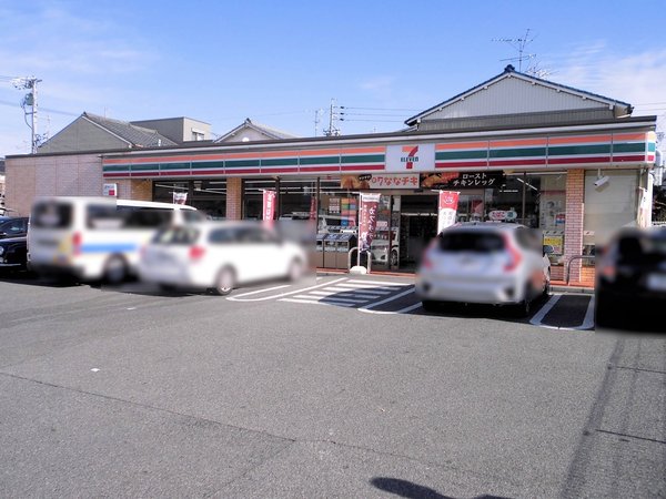サンクレーア野並イーストコート(セブンイレブン名古屋野並2丁目店)